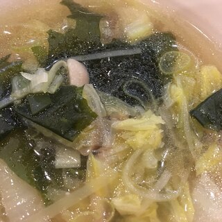 白菜とネギとわかめのスープ